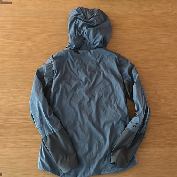 On Running Performance Jacket size small - Picture 5 of 8
